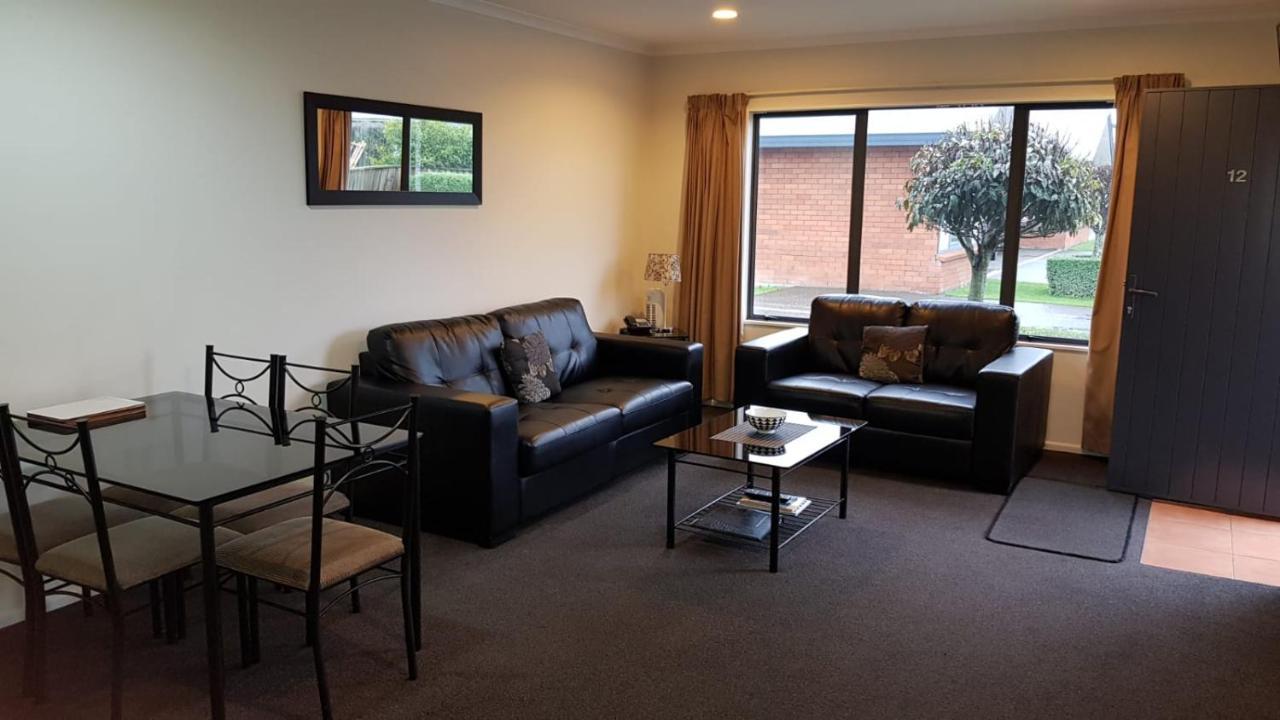 Tudor Lodge Motel Hawera Buitenkant foto