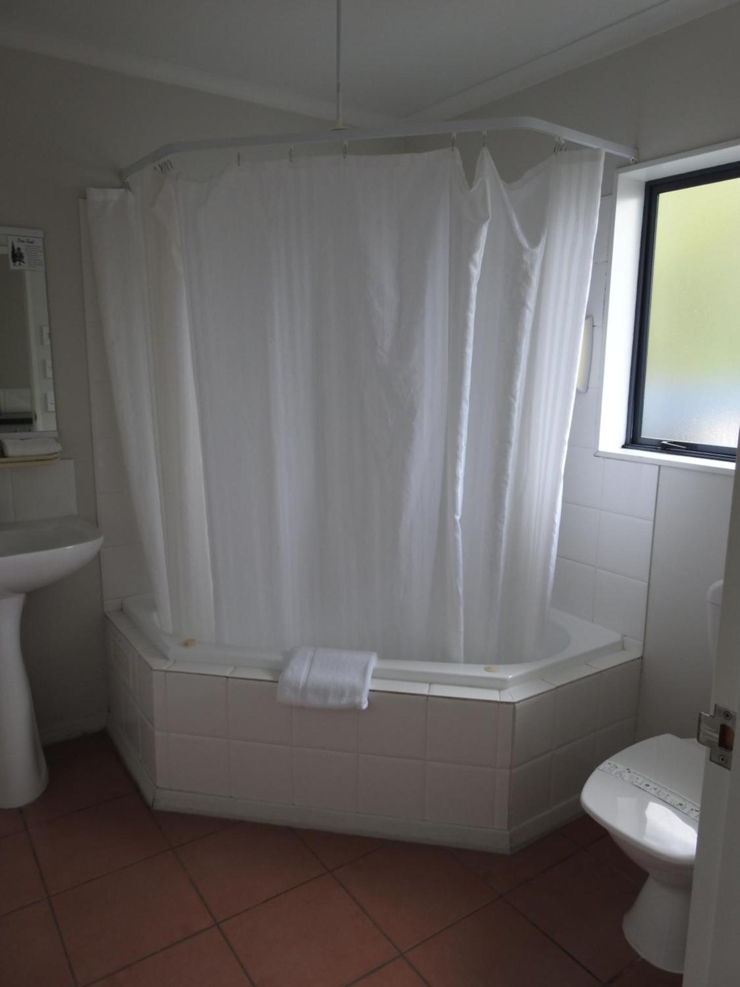 Tudor Lodge Motel Hawera Buitenkant foto