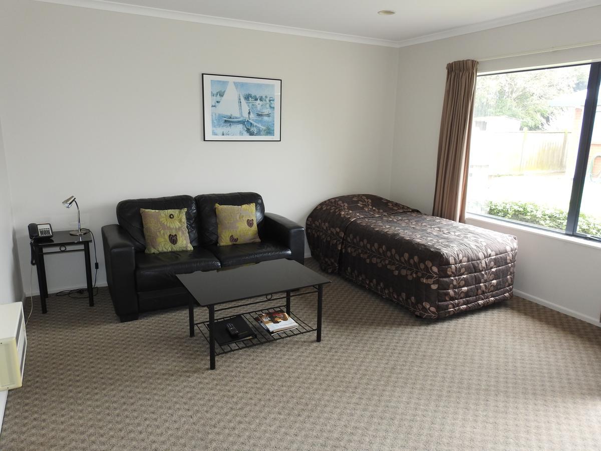 Tudor Lodge Motel Hawera Buitenkant foto