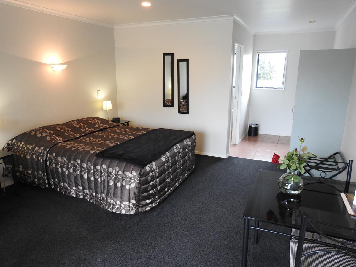 Tudor Lodge Motel Hawera Buitenkant foto