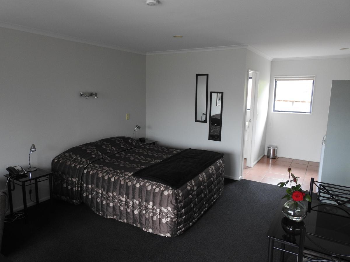 Tudor Lodge Motel Hawera Buitenkant foto