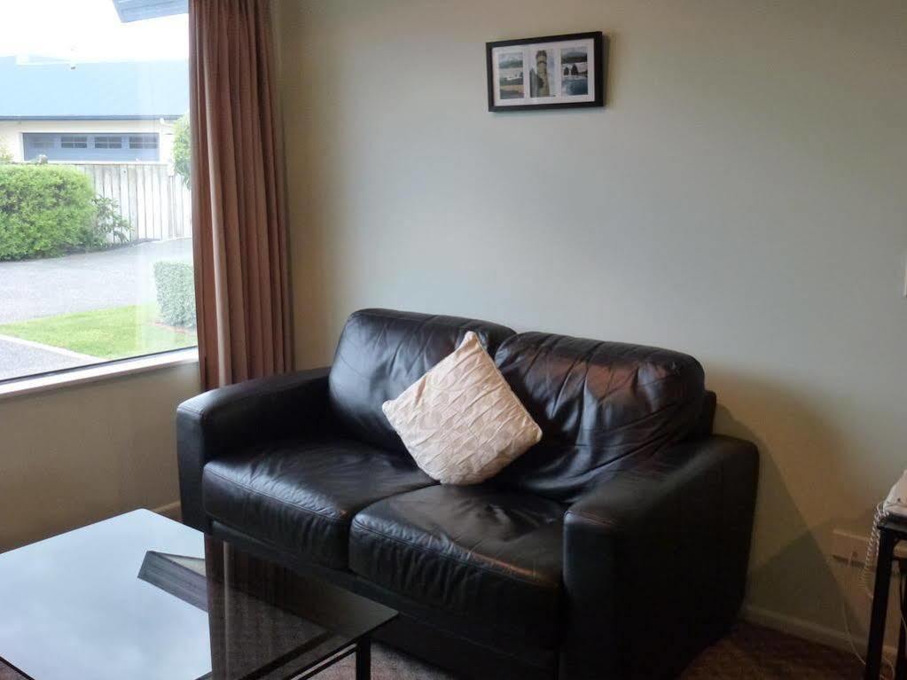 Tudor Lodge Motel Hawera Buitenkant foto