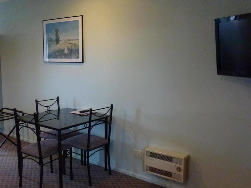 Tudor Lodge Motel Hawera Buitenkant foto