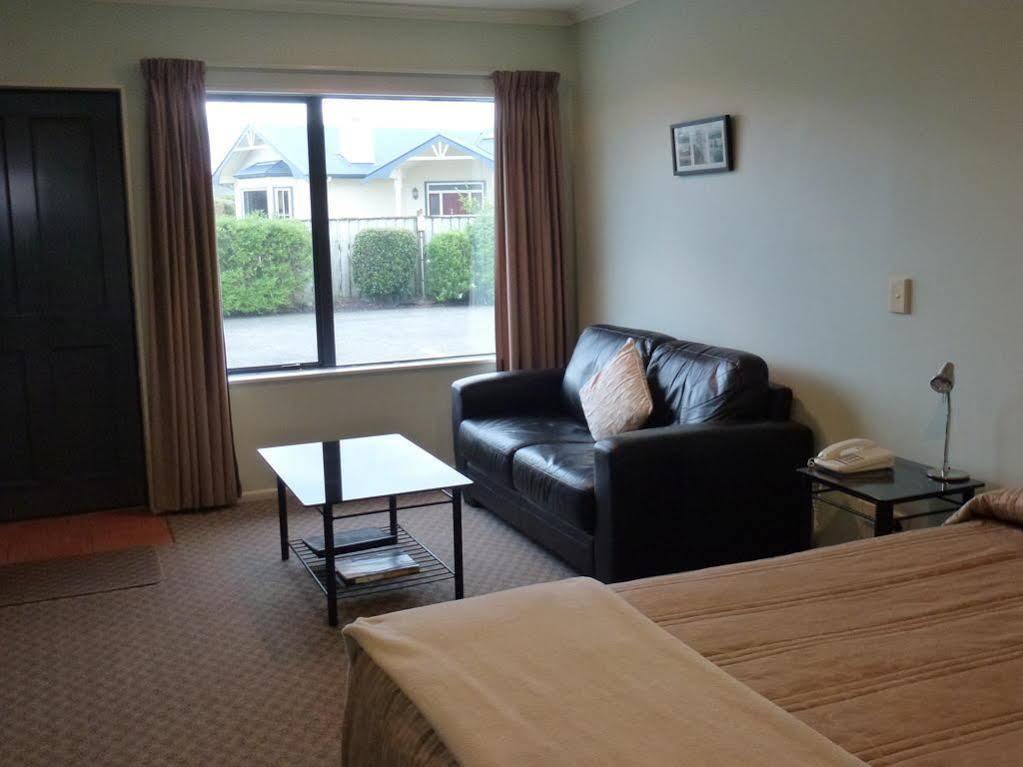 Tudor Lodge Motel Hawera Buitenkant foto