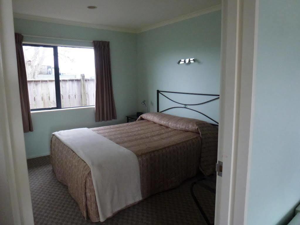Tudor Lodge Motel Hawera Buitenkant foto