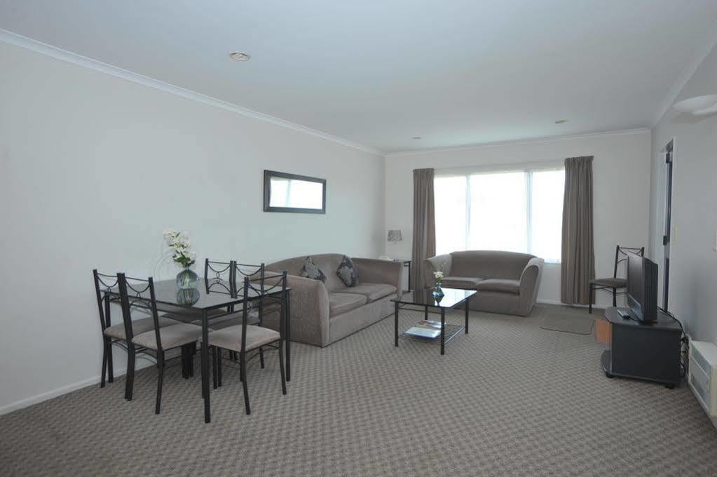 Tudor Lodge Motel Hawera Buitenkant foto